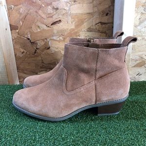 Vionic Vera VS355 Tan Suede Side Zip Heeled Ankle Booties Womens 9.5 Wide